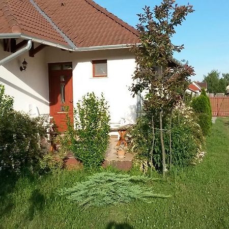 Cserkei Nyaralo Cserkeszőlő Værelse billede